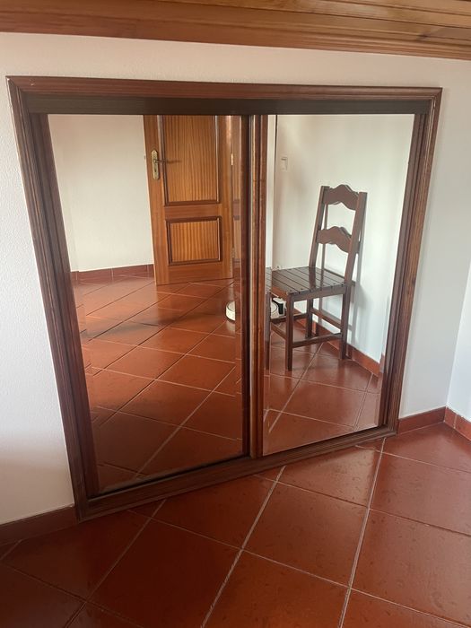 Roupeiros de sotao mogno e cerejeira