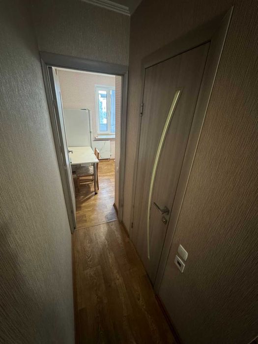 Продаж 1 кім Центр