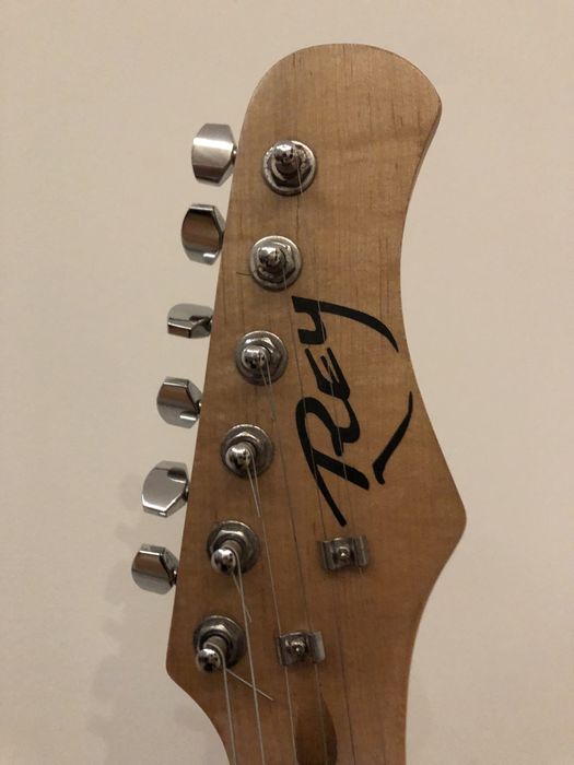 Guitarra Elétrica Reu