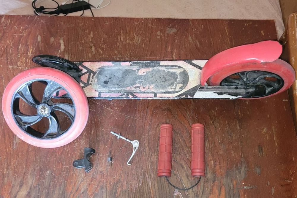 Двухколесный складной алюминиевый городской трюковой самокат