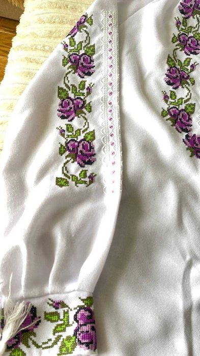 біла вишита сорочка