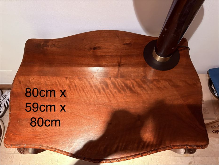 Mesa de apoio antiga em madeira maciça – estilo clássico / Luís XV