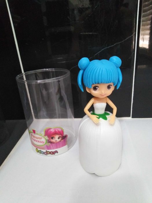 Boneca / Princesa- da colecção Flower princess.