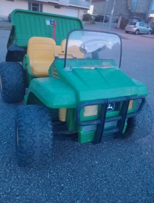 Carro John Deer criança