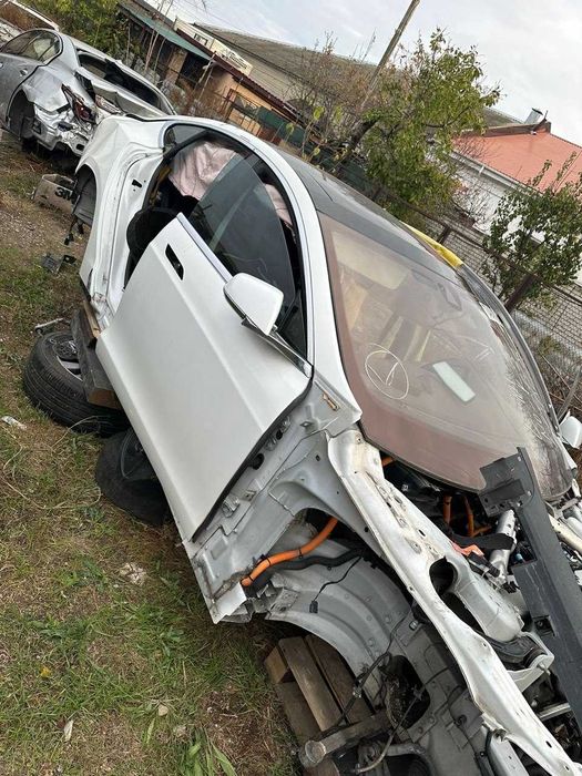 Запчастини на Tesla Model S