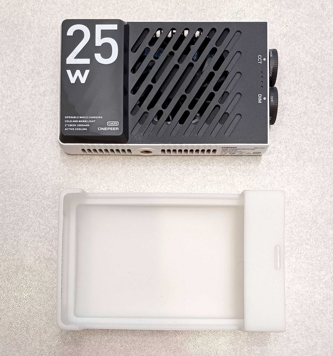 Kompaktowa Lampa LED 25W ZHIYUN CM25