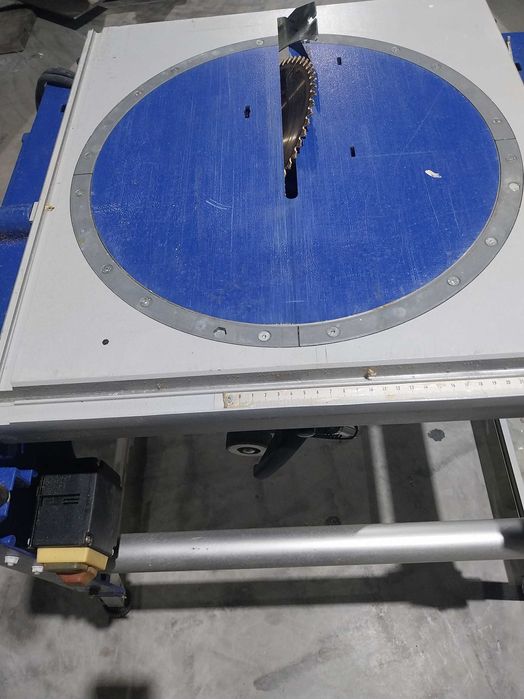 Serra de esquadria multifunções