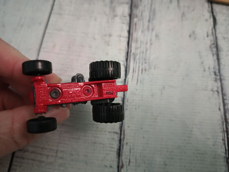 Трактор Matchbox MB834 2011 Mattel