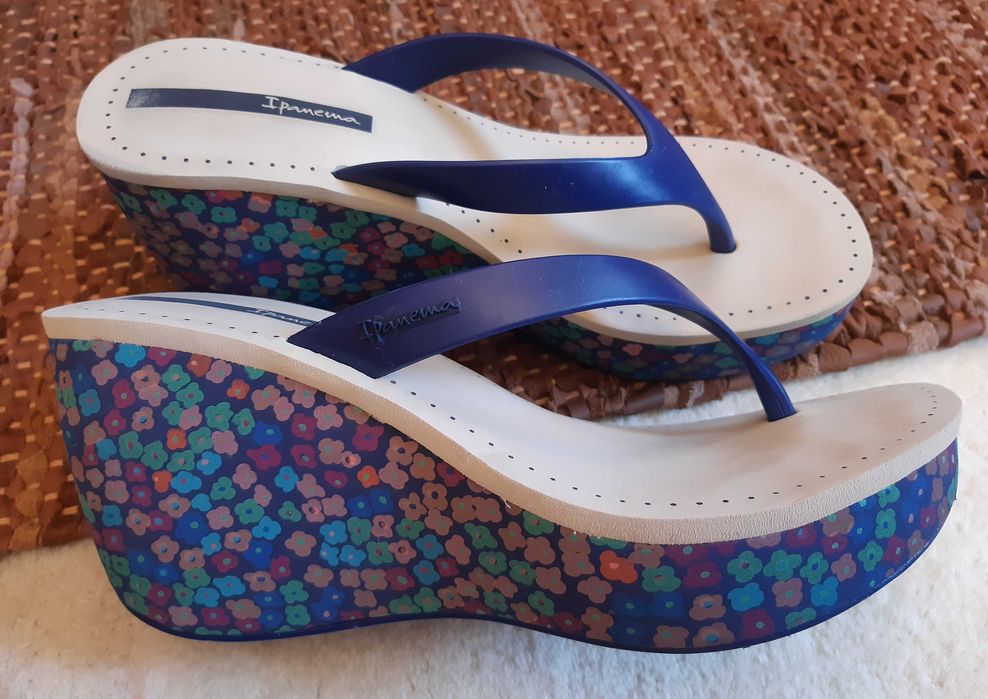 Świetne brazylijskie japonki na koturnie Ipanema, r. 40