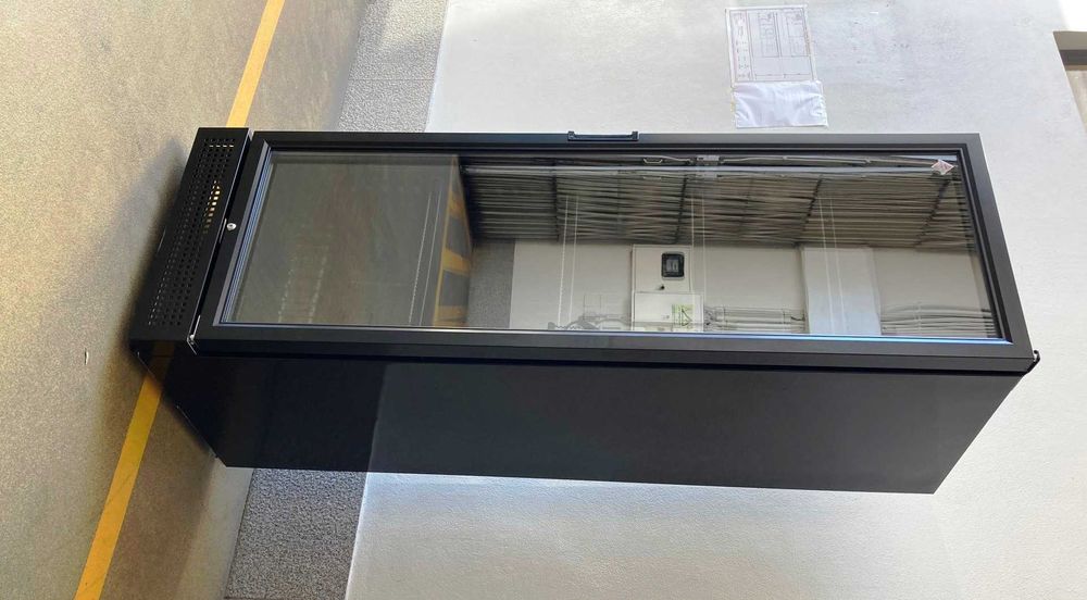 Vitrine armário vertical refrig, bebidas laticinios ou charcutaria.