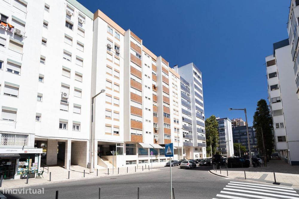 Excelente T3 para arrendamento com parqueamento e arrecadação
