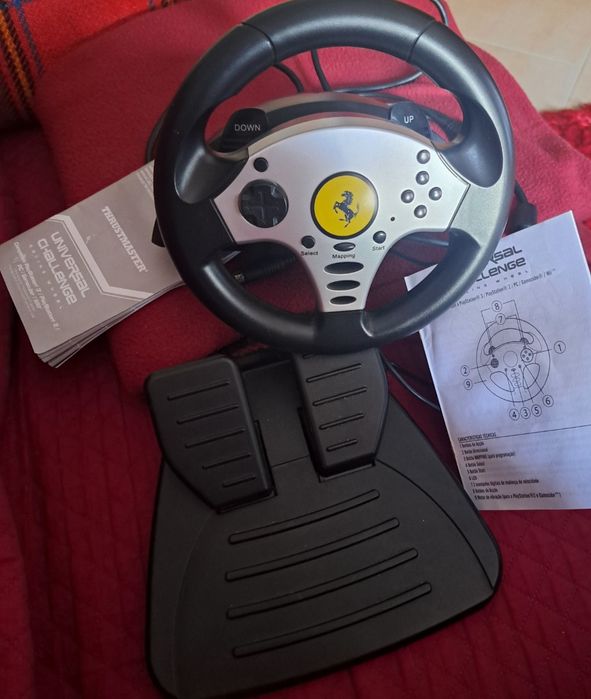 Volante Thrustmaster