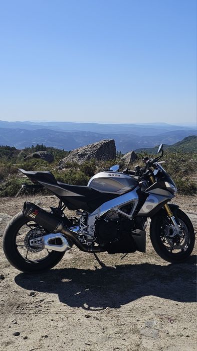 Aprilia Tuono V4 1100 de 12/2021 com 23.000 km. (Comprovável)
