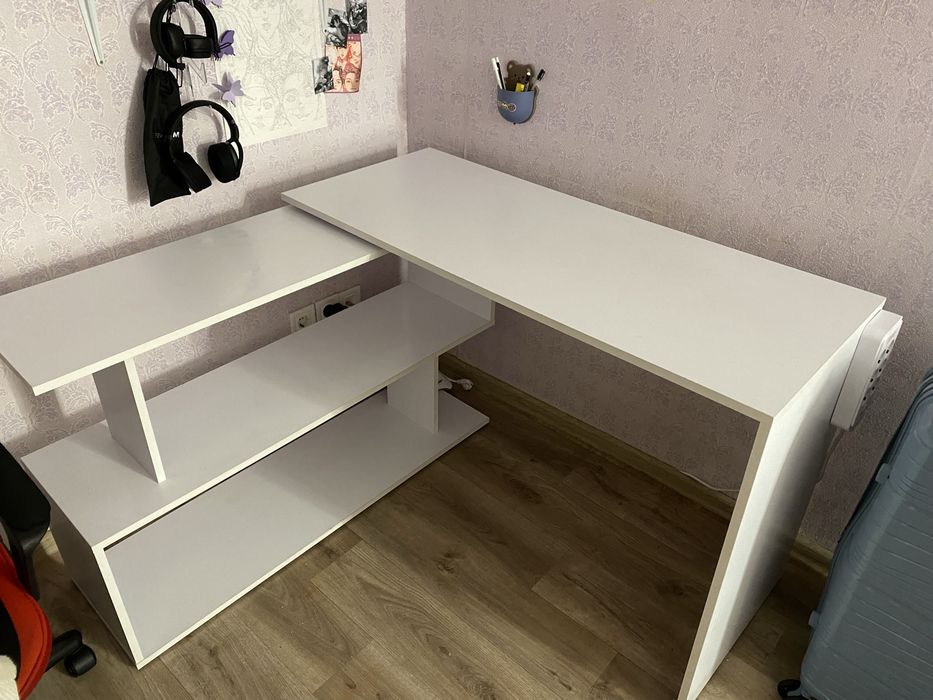 Срочно! Рабочий стол белый трансформер угловой или вдоль