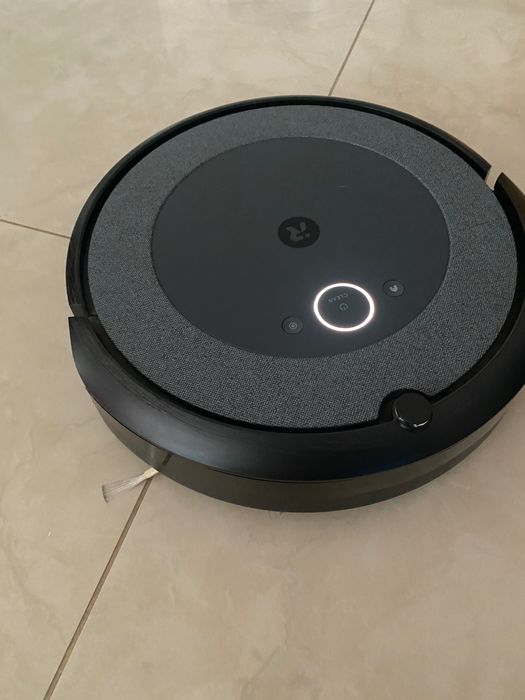 iRobot Roomba i5+ com base + extras