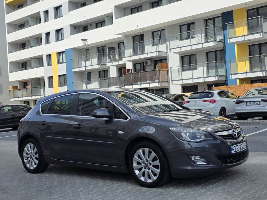 Opel Astra J 1.7 CDTI Cosmo - OPC Line - Xenon - Navi - Zadbana