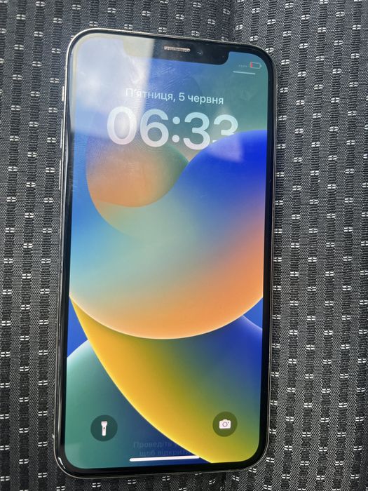 Продам IPhone X  64gb