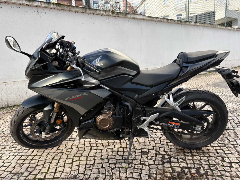 Honda CBR500R 2023 (12/2023) - ~2.090 km - Quase nova
