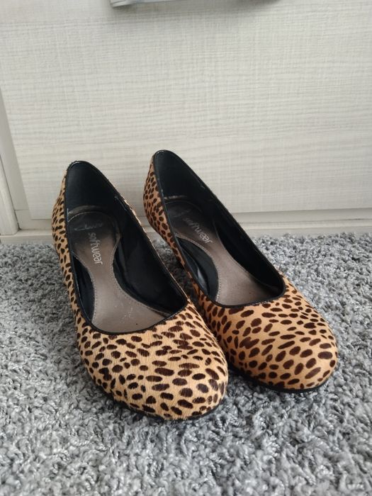 Szpilki panterka Clarks 38