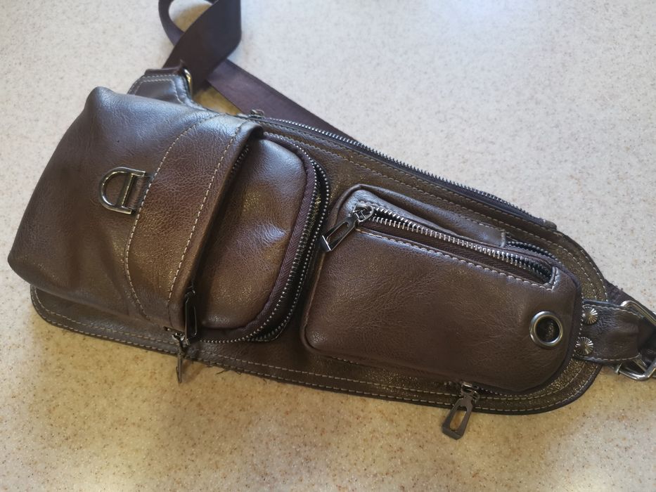 Сумка через плече.