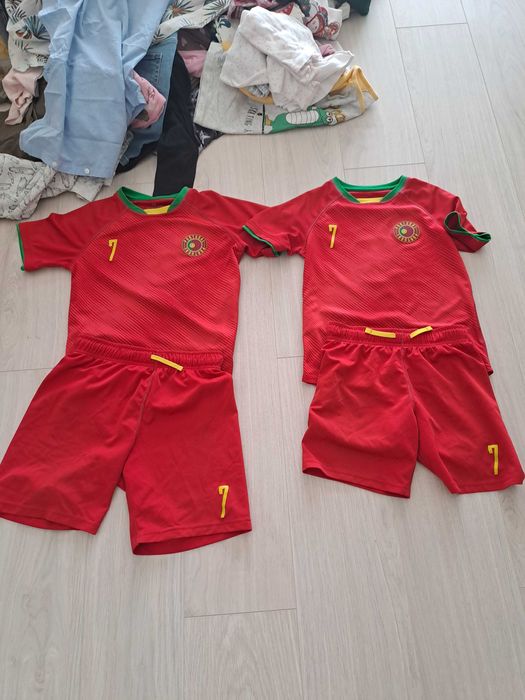 Roupa de criança a granel