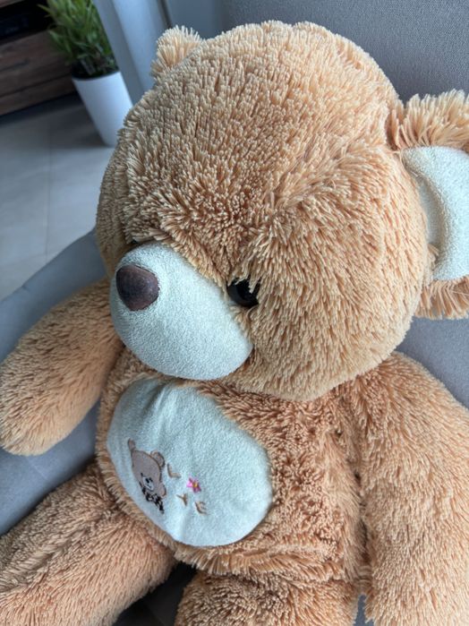 Duży piękny miś pluszowy