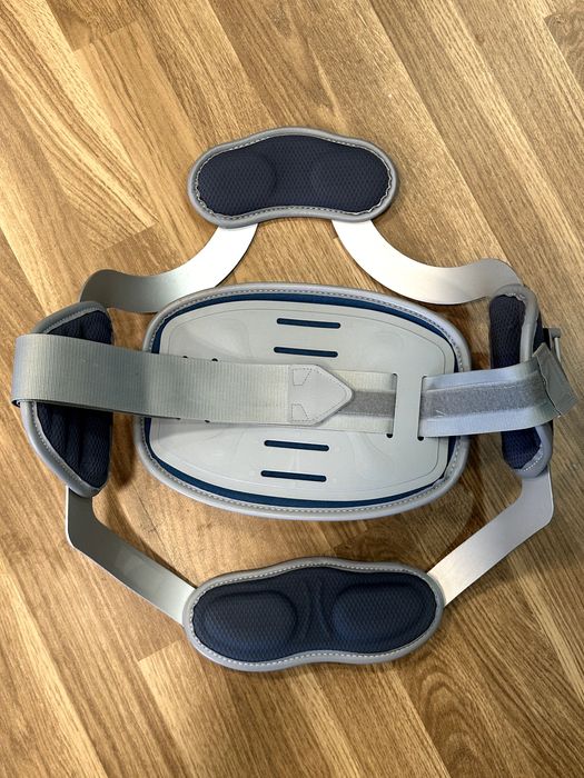 colete Jewett com apoio