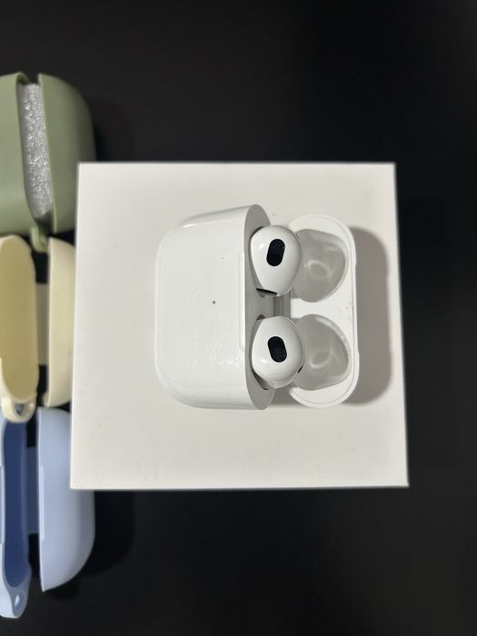 Vendo AirPods 3 com capas