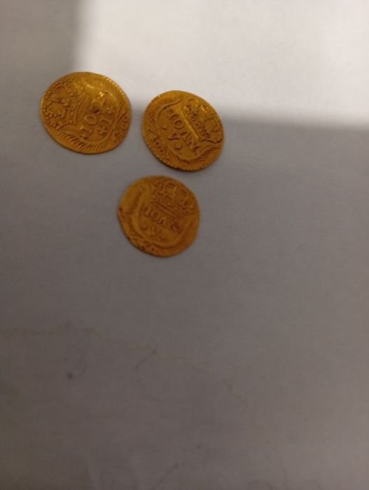 3 moedas em ouro. 2.6 gr.