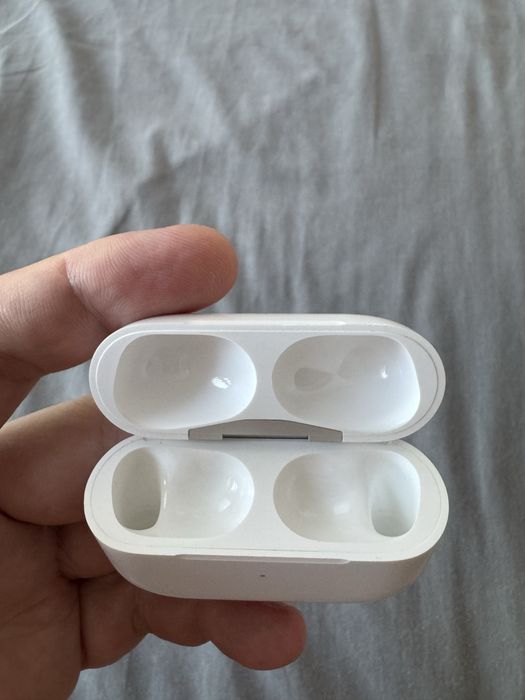 AirPods Pro 2 Кейс Lightning А2700