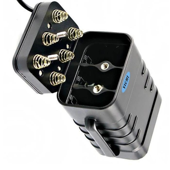 Водонепроникний батарейний блок на 6 акум. 18650 з кабелем USB DC 8.4