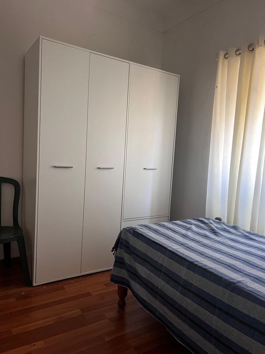 Quarto para partilhar com 275€