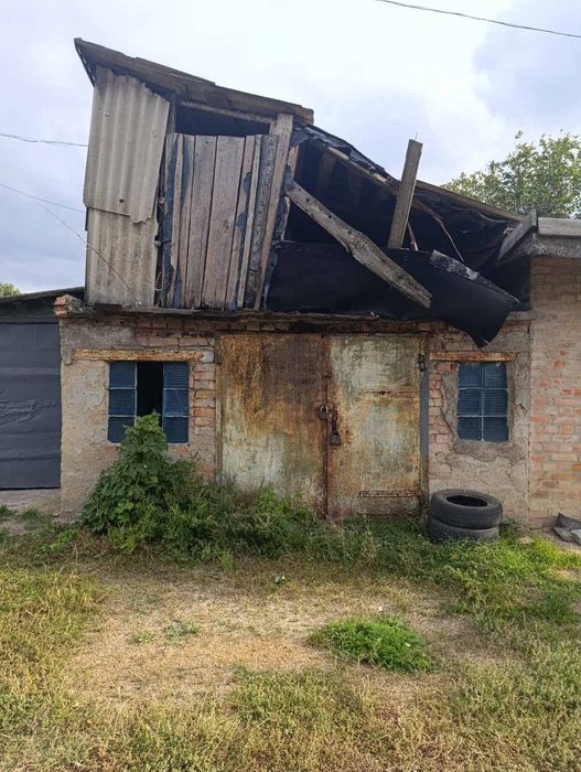 Гараж з місцем цукровий завод