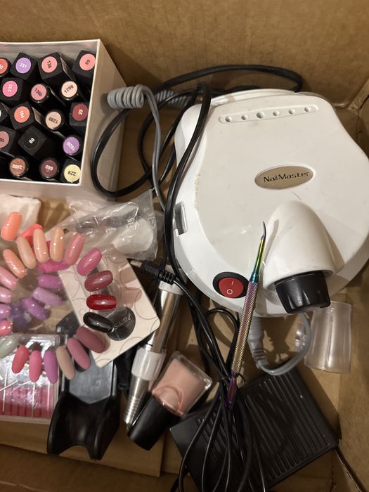 Zestaw ro paznokci hybrydowych frezarka lakiery