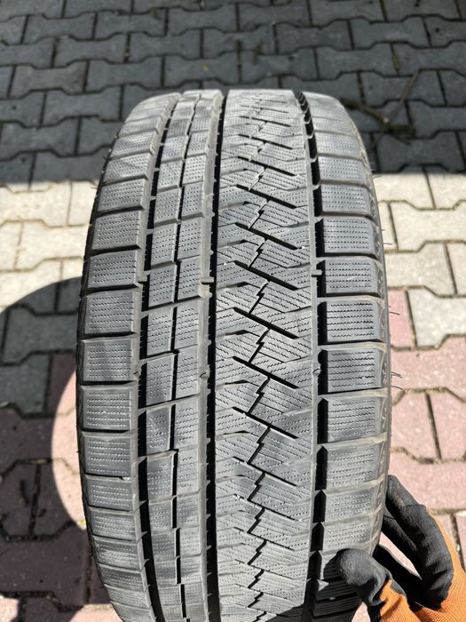 2x Triangle Snowlink 235/40 R19 96W Bardzo ładne