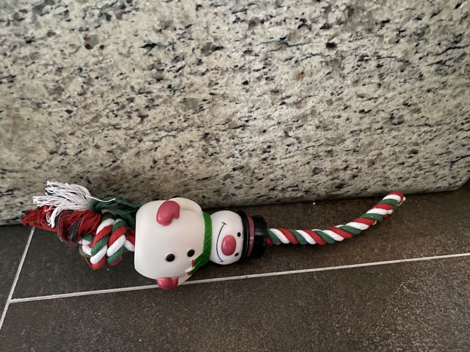 Zabawka dla psa bałwan ze sznurkiem