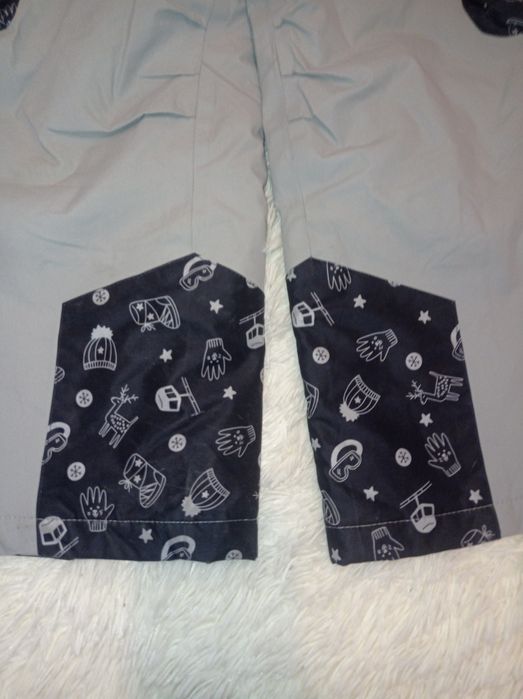 Сірий напівкомбінезон на весну, на дитину 4-5 років