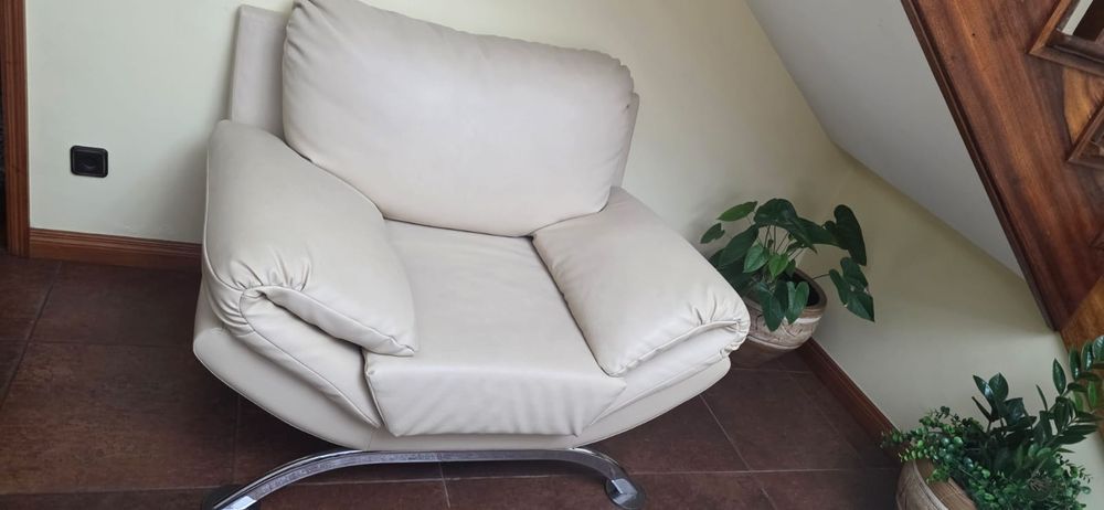 Vendo moveis de sala em bom estado.