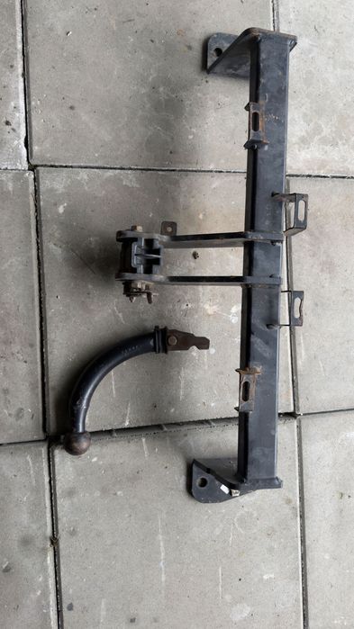 Hak do samochodu BMW F30