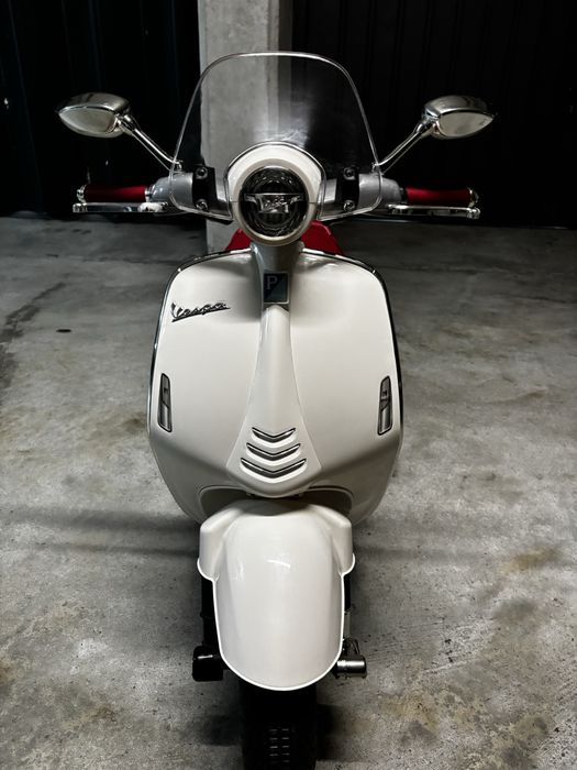 Vespa a bateria em excelente estado