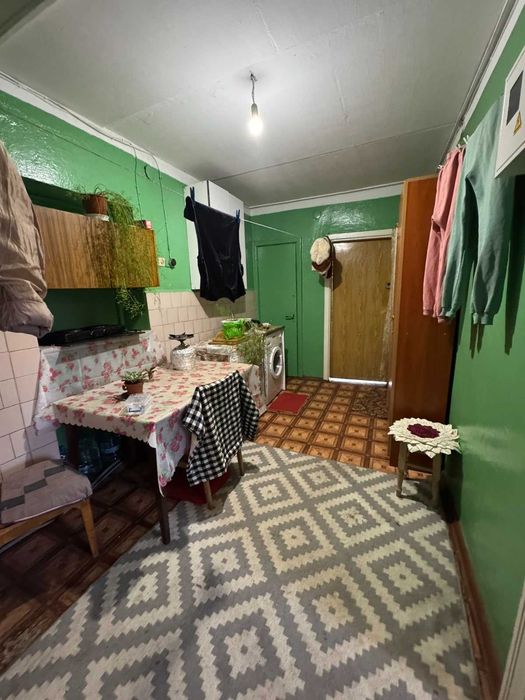 1к в гуртожитку вул Чорновола 60, площа 9.7 кВ.м,  1/9