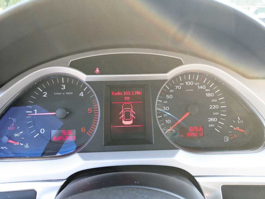 Автомобіль Audi A6