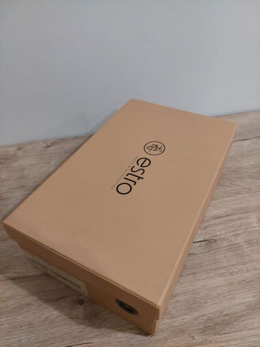 Туфлі лаковані Estro