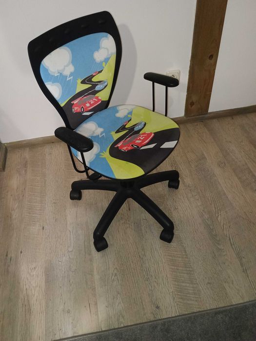 krzesło obrotowe dla dziecka