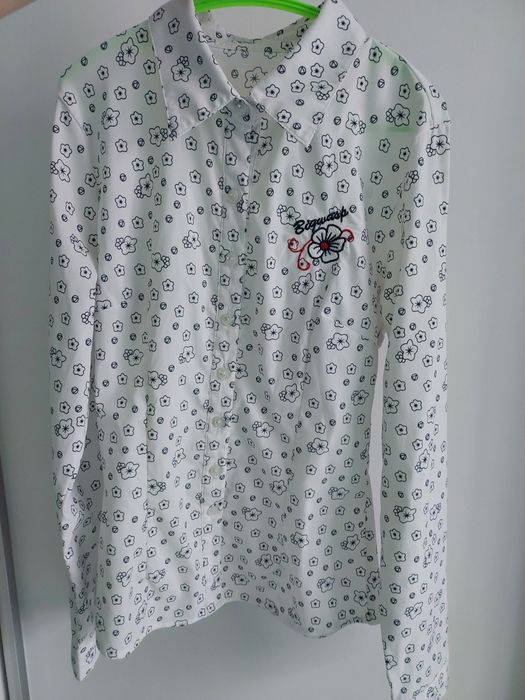 Жіноча сорочка на підлітка