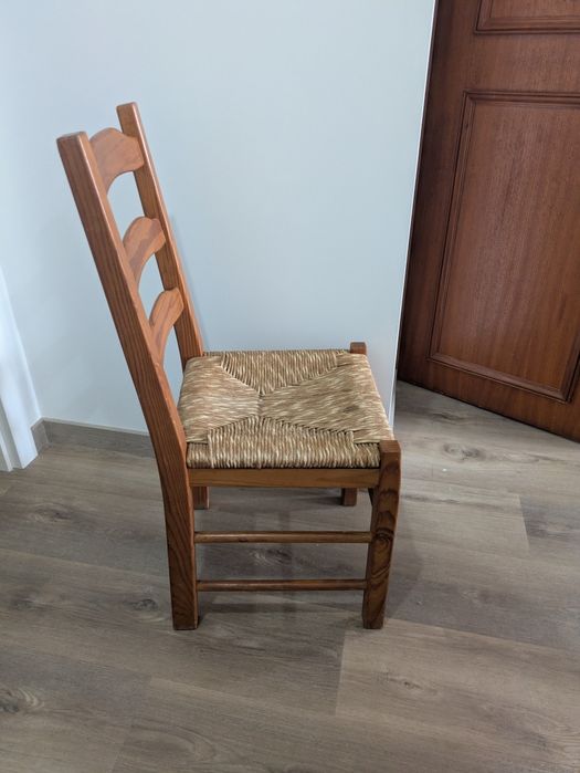 Conjunto de 4 cadeiras robustas