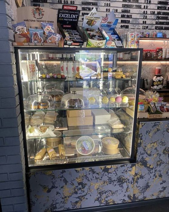 Витрина кондитерская холодильная куб холодильник для десертов