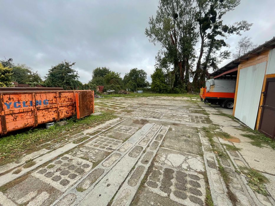 Plac utwarzony/Działka w Namysłowie (1200 m²) - Więcej