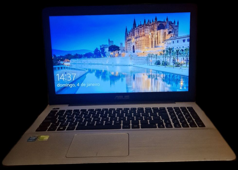 Portátil Asus X555L