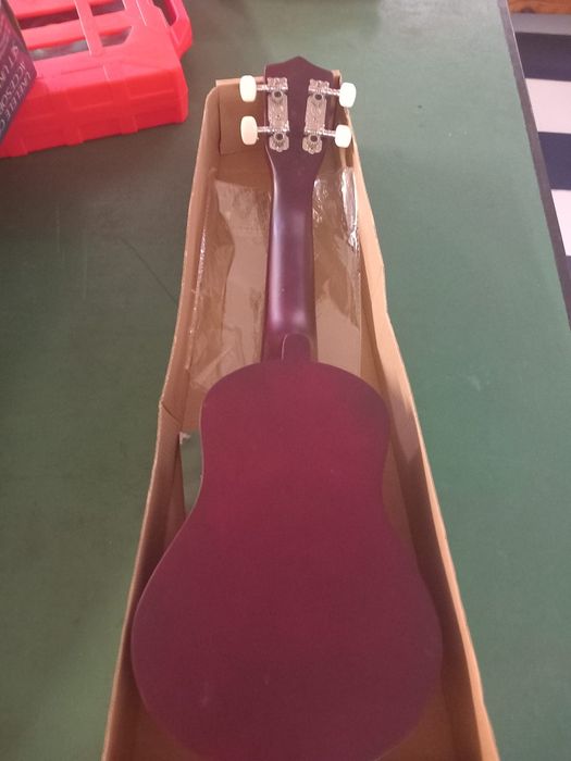 Vendo Ukelele , instrumento musical